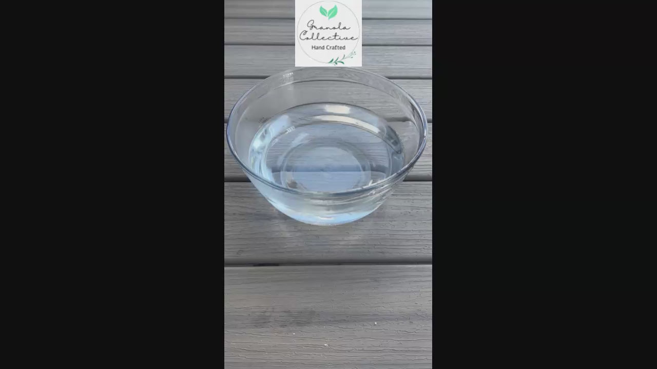 Bath Fizzy Ball fizzing in water demonstration